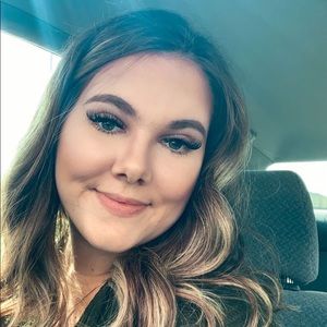 Meet your Posher, Brooke